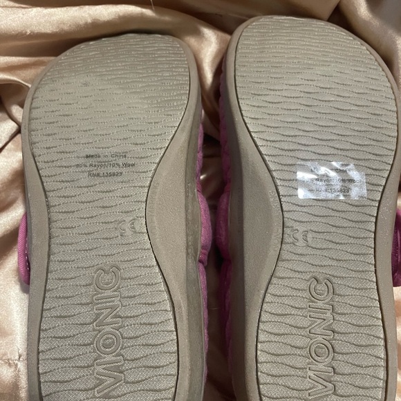 Vionic Women’s Jackie Slippers - Picture 5 of 5